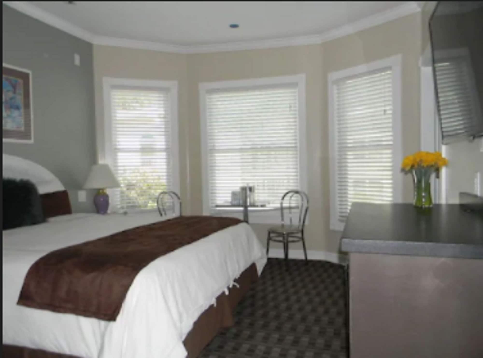 Glenmore Plaza Hotel Avalon Dış mekan fotoğraf