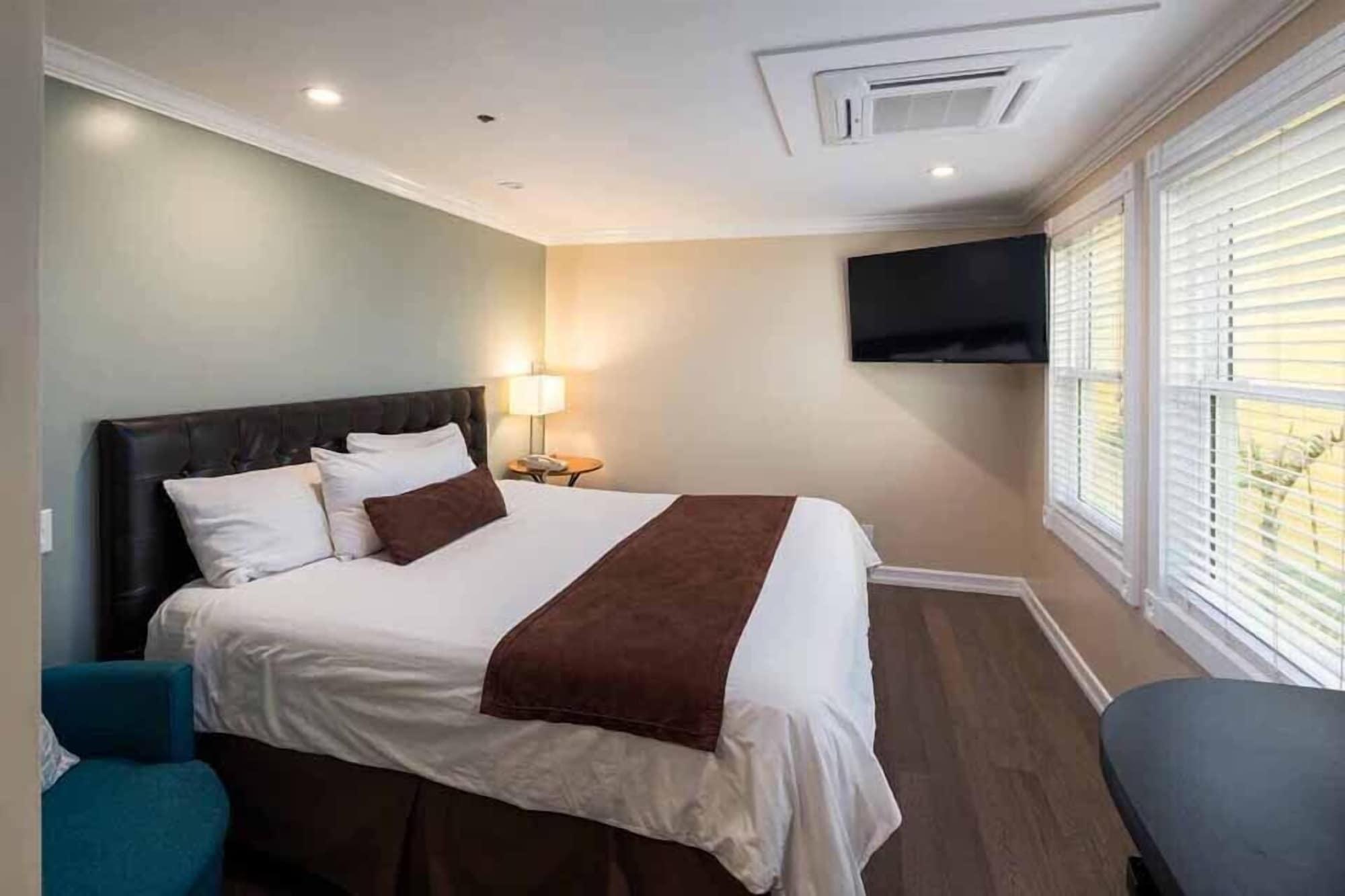 Glenmore Plaza Hotel Avalon Dış mekan fotoğraf