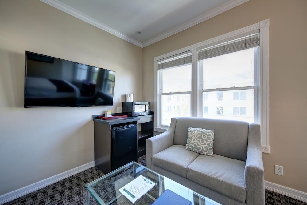 Glenmore Plaza Hotel Avalon Dış mekan fotoğraf
