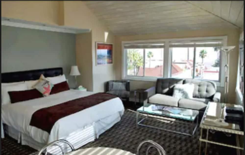 Glenmore Plaza Hotel Avalon Dış mekan fotoğraf