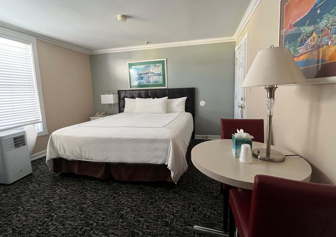 Glenmore Plaza Hotel Avalon Dış mekan fotoğraf