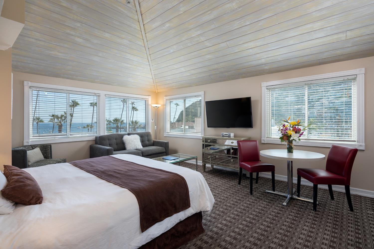 Glenmore Plaza Hotel Avalon Dış mekan fotoğraf