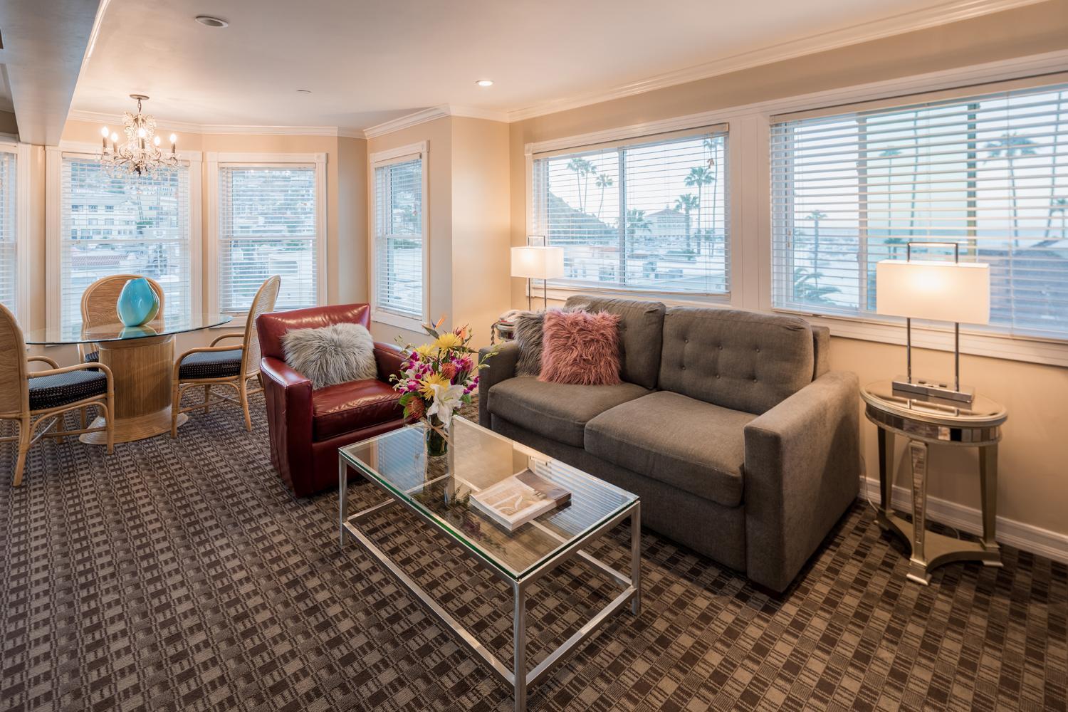 Glenmore Plaza Hotel Avalon Dış mekan fotoğraf