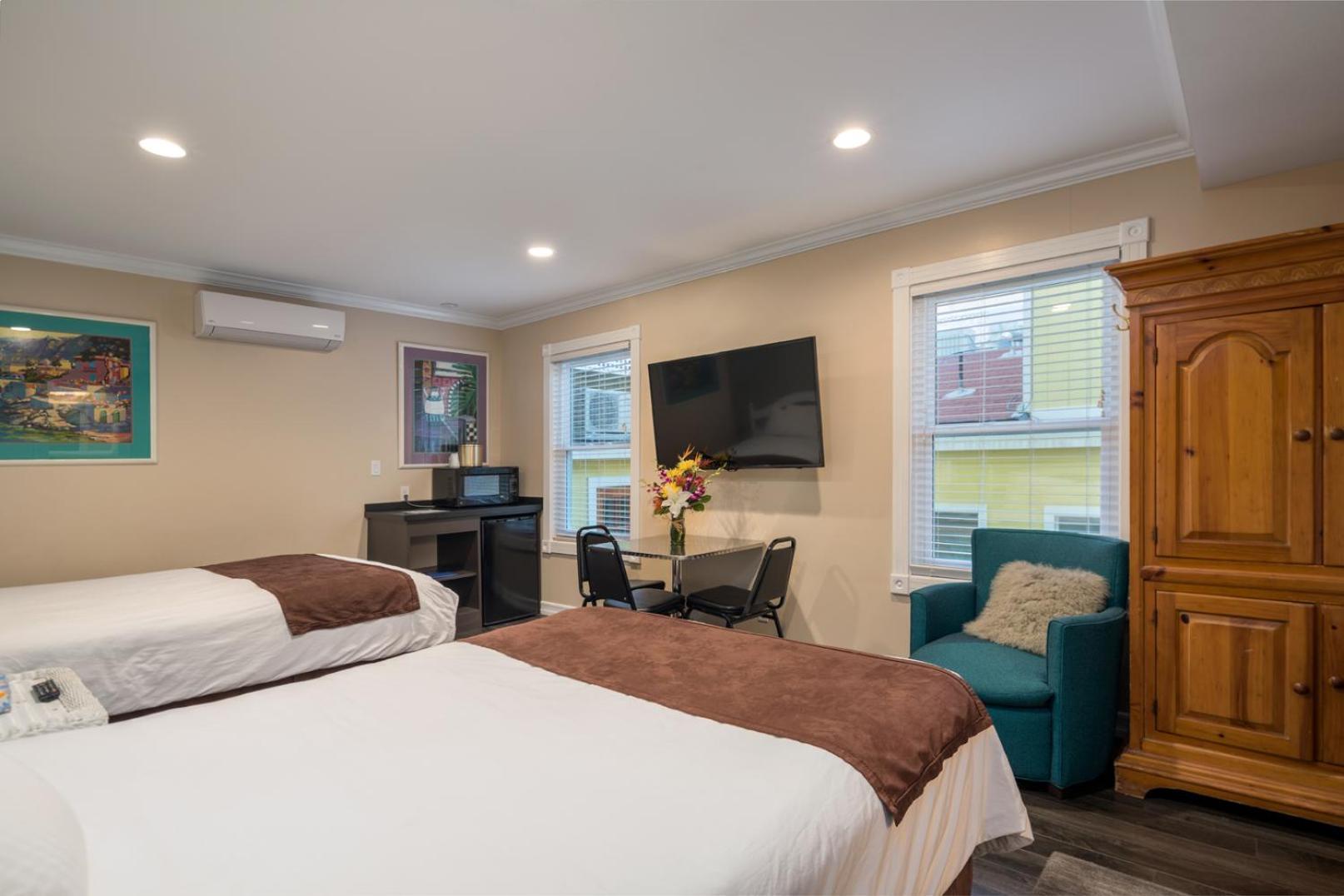 Glenmore Plaza Hotel Avalon Dış mekan fotoğraf